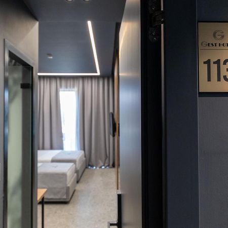 Gest Hotel Radhimë Zewnętrze zdjęcie