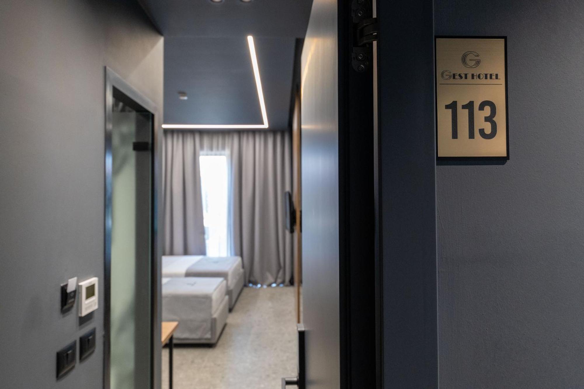 Gest Hotel Radhimë Zewnętrze zdjęcie