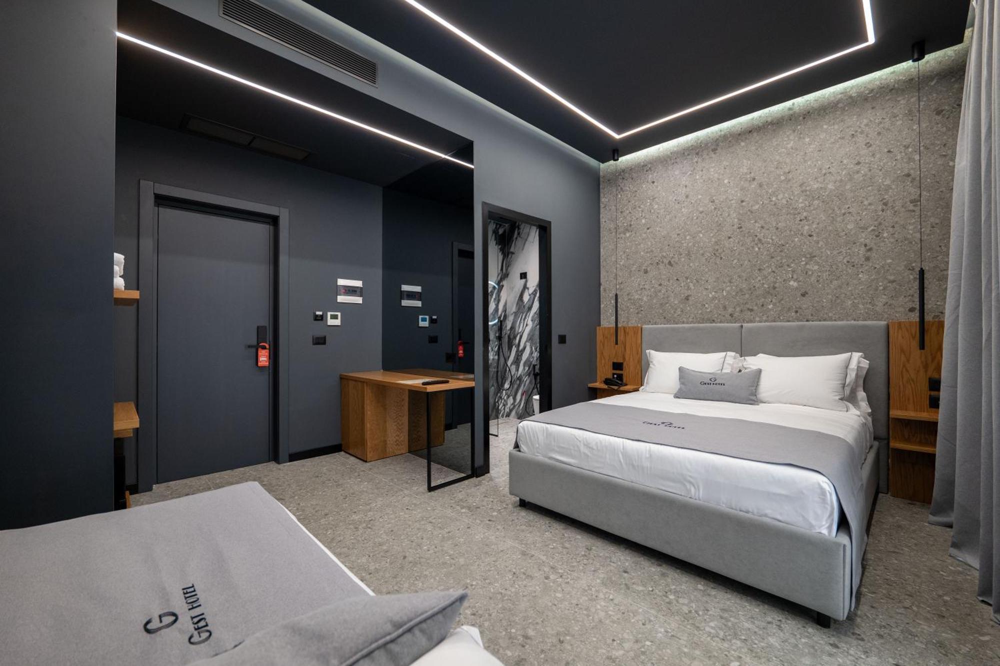Gest Hotel Radhimë Zewnętrze zdjęcie