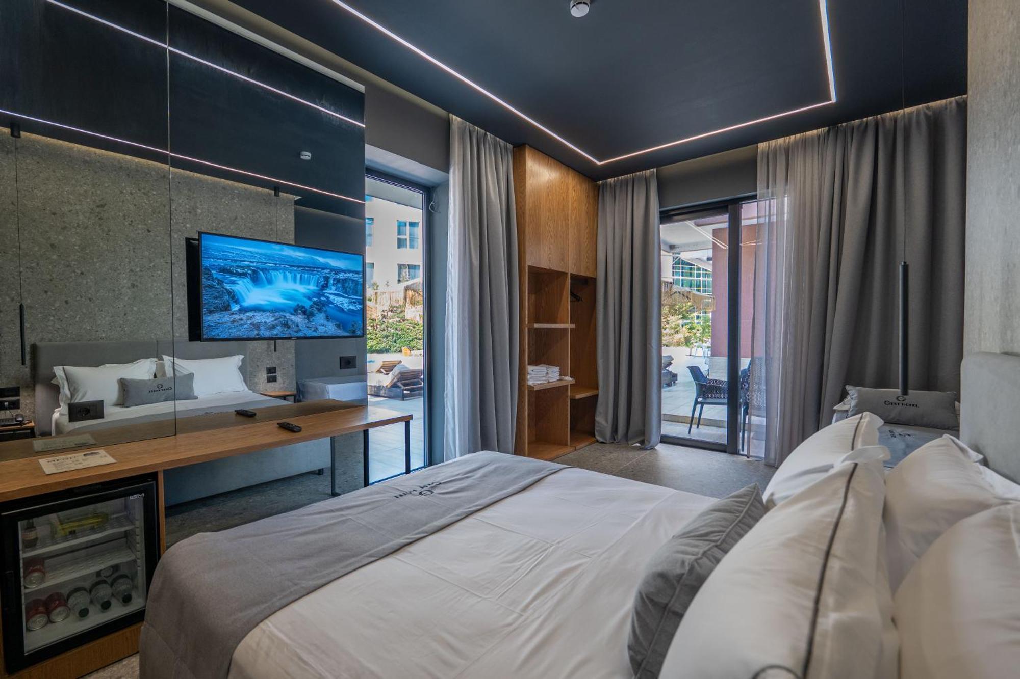 Gest Hotel Radhimë Zewnętrze zdjęcie