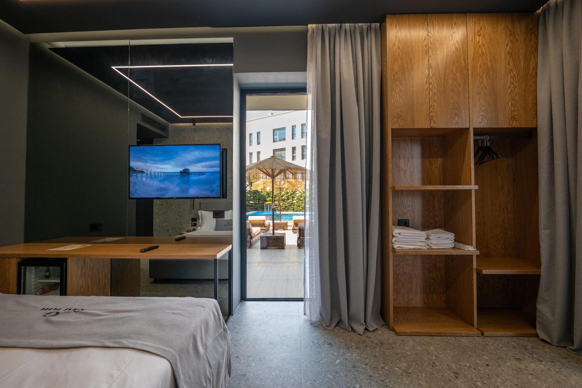 Gest Hotel Radhimë Zewnętrze zdjęcie