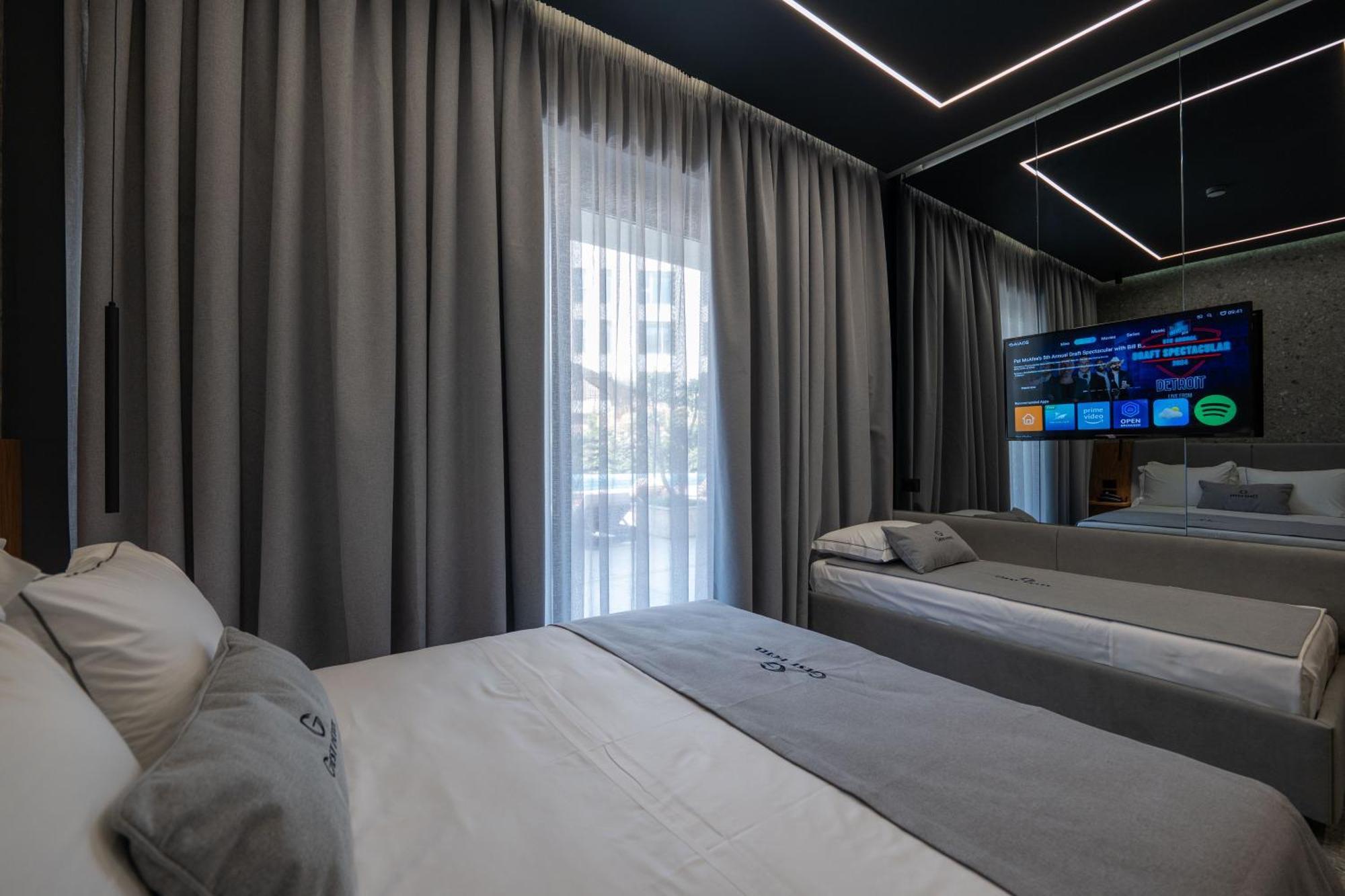 Gest Hotel Radhimë Zewnętrze zdjęcie