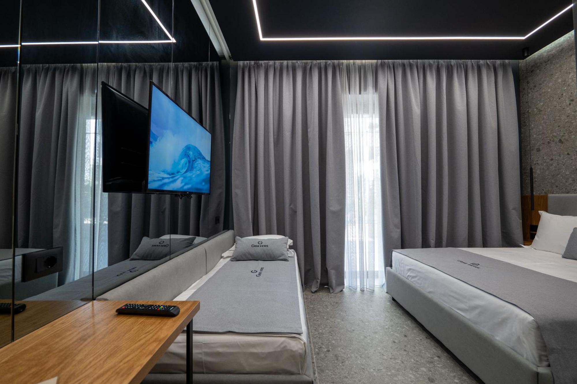 Gest Hotel Radhimë Zewnętrze zdjęcie