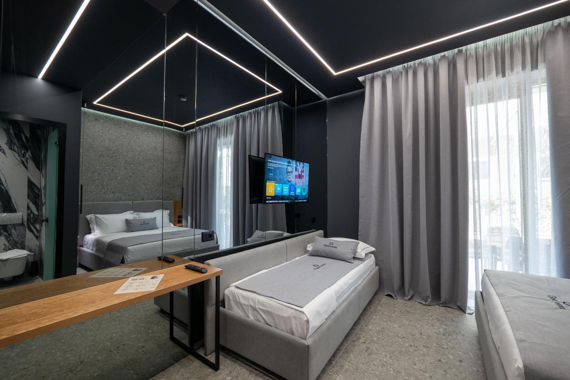 Gest Hotel Radhimë Zewnętrze zdjęcie