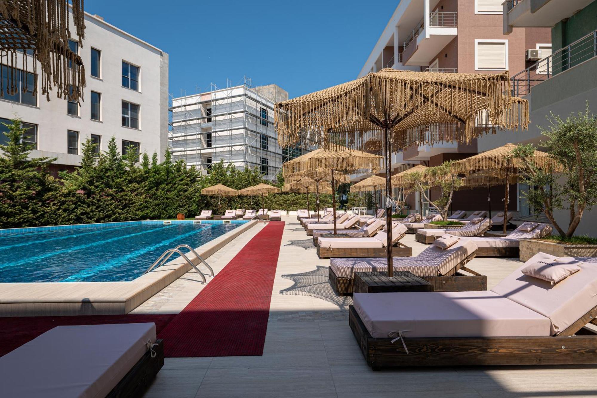 Gest Hotel Radhimë Zewnętrze zdjęcie