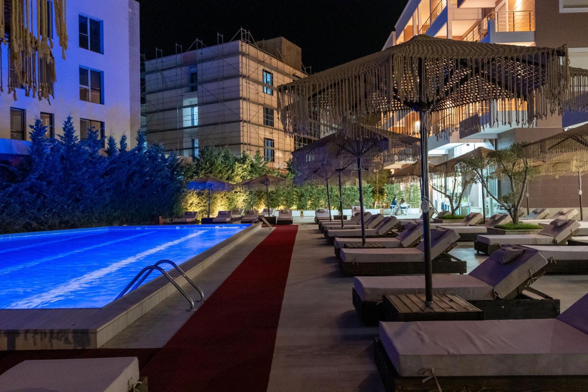 Gest Hotel Radhimë Zewnętrze zdjęcie