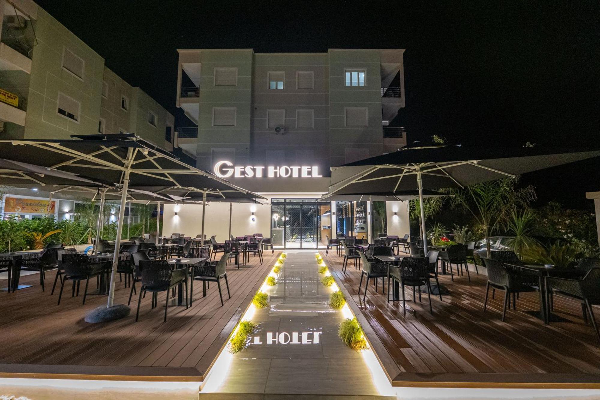 Gest Hotel Radhimë Zewnętrze zdjęcie